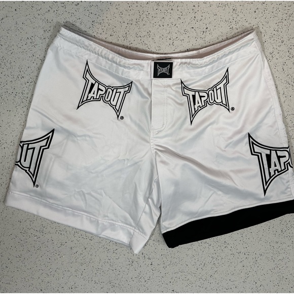 NWT Authentic Men’s MMA Tapout fight shorts - Picture 2 of 9